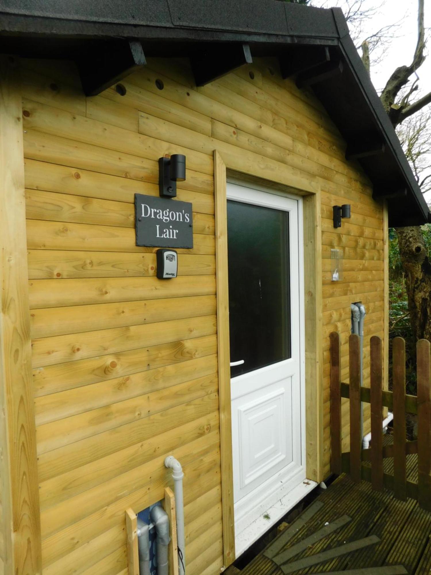 Bryn Dinas Camping Pods At The Foot Of Mt Snowdon Beddgelert Exterior photo
